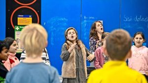 Swingend und fröhlich beim Adventskonzert der Schulen